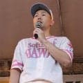 【ソフトバンク】中村晃、ピンクリボングッズを300人のファンに手渡し「まだまだ続けていく」