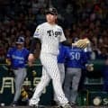 阪神が四回に２失点　２失策が絡む　２死一、二塁で左前に落ちる安打を左翼・福島が後逸　２者の生還を許す