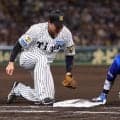 【阪神】大山悠輔がボールを持っていない手でベースタッチ→ルール通り併殺成立　野球規則では？