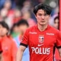 ｢これは痺れた｣｢魂入ってた｣浦和DF石原広教の“ボールよりも速い”鬼帰陣シーンに反響！ 圧巻のスピードに｢早送りかと思った｣｢個人的に今日のMOM｣