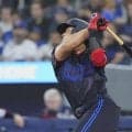 岡本和真が先制タイムリー！５月に入って７試合連続安打→打率も・２５２へ上昇　追い込まれながらも変化球捉える