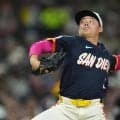 パドレス松井裕樹が今季初登板　１死満塁から走者２人かえすも２回2／3を無失点