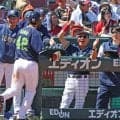 ヤクルト３連勝で堅守　今季最多タイ貯金１０　“イケヤマジック”発動→「８番・投手」の松本健が先制Ｖ打