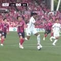 「逃走中のハンターもびっくりだわ」長崎の“重戦車”、相手をふっ飛ばしながらの60m爆速ドリブル弾炸裂！「実況だけ聞いたら競馬中継」「速さと決定力が別格すぎる」