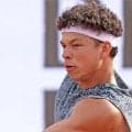  世界5位と6位含めシード8名初戦敗退 