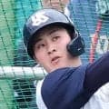 【ヤクルト】ルーキー石井巧が治療を受け一時中断もプレー続行　8日に初昇格、2試合連続スタメン