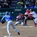 阪神　才木のスリーバントスクイズで先制　五回に木浪がチーム初安打　梅野が今季初安打で続いた好機　藤川監督の采配的中にスタンド大歓声
