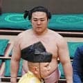 脊髄損傷の大けがから３年ぶり十両復帰の炎鵬、初戦白星「今日までやってきてよかった」　