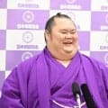 「千代丸たんの警備」若者頭転身の千代丸、協会ジャンパー着用し真剣な表情で花道警備に反響続々