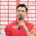 【バレー】女子代表のアクバシュ監督「プレッシャーに負けない選手を選ぶ」ロス五輪懸かる今季へ
