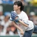 23歳人気女優が「ドキドキでした」　“ハニカミ”始球式に「かわいいがすぎる」「最高でっす」反響止まぬ