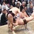 朝乃山が行司軍配さし違いで黒星　土俵際の引きも「負けは負け。ダメでしたね」３日目は宇良戦