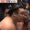 「弁当箱みたいな懸賞束」「懸賞えぐっ」ファン“ドン引き” 霧島、義ノ富士を撃破で大量の懸賞束に