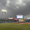 ヤクルト－阪神戦が開始１５分遅延　午後５時過ぎから降り始めた雨で　ヤクルトはリーグトップ５勝の山野　阪神は３試合連続完封の高橋が先発予定
