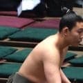 「顔と体の比率がおかしい」「小顔すぎる」188センチの“モデル体型”序二段力士に驚きの声