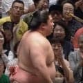 「何で今ので勝つんだ」「瞬間移動」宇良、絶体絶命から“驚異の動き”で大逆転 元若の里も称賛「普通だったら押し出されます」