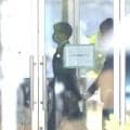 元広島　羽月隆太郎被告　黒髪にマスク、スーツ姿で裁判所入り　ゾンビタバコ使用の罪で初公判