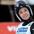 「素足が綺麗すぎて…」高梨沙羅が白ミニスカで“美脚”披露…「ファッションもお顔も好きすぎる」反響続々