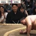勝利した力士、取組後に異変「怖いねぇ」親方も心配顔「嫌な倒れ方」「一体、どうした」ファン困惑