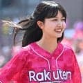 【楽天】宮城出身で元乃木坂46久保史緒里がノーバウンド投球　背番号「24」で登場