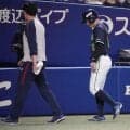 【ヤクルト】並木秀尊が左脚の痛みを訴え途中交代、病院へ　二盗の際に転び交代