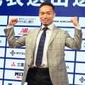 【日本代表】長友佑都を平愛梨がサプライズ祝福「やばい」息子４人のＴシャツに書かれた衝撃文字