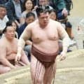 幕内・錦富士が連敗を５で止める　連敗中は家族の配慮で「ドライブに連れて行ってくれた。デートと言ったところです」