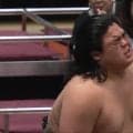 「大丈夫ですか」土俵際、力士の"異変"を察知した救命士が"スッと"寄り添う迅速対応「救護お兄さんやさしい」「イケメン」ファン感嘆
