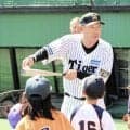 阪神ＯＢ戦士が野球少年に三者三様の打撃指導　限られた時間で伝えたポイントとは　野球振興イベント「トライアルベースボール」開催