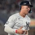 ジャッジがABSを待たずに一塁へ「オーラが凄い」驚異の選球眼が話題に「立ち去り方がクール」