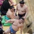 大関霧島、琴栄峰が２敗キープでトップ並走　霧島は琴勝峰をはたき込みで下す　翔猿は３敗後退