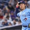 痛烈打球に逆シングルから「なんという送球」　岡本和真の好守に米ファン興奮「逸材」