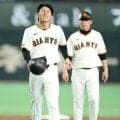 巨人・平山功太アクシデント緊急交代　六回走塁中に左太もも裏痛めたか　表情をゆがめてベンチへ