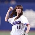雰囲気一変の大人美！金メダリストの１９歳・深田茉莉がゆるふわロングヘアで中日戦の始球式降臨「勝利の女神」「可愛かった」