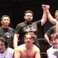 ウルフアロンが乱入！撃沈の藤波辰爾を救出　６・１４再戦の成田を背負い投げで一掃「震えて眠れ」