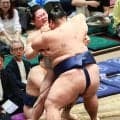 一意　朝翠龍を下し単独トップ　初の十両優勝に王手　千秋楽へ「変わらず前に出る相撲取りたい」