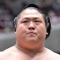 若隆景が３敗対決を制し、優勝争いに踏みとどまる　琴栄峰を退け千秋楽に２度目の賜杯に望みつなぐ