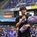広島が最終節で名古屋に４発快勝締め　試合後は日本代表ＧＫ大迫敬介の壮行セレモニー「サンフレッチェ広島を背負って」　本拠地の大歓声で送り出される