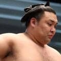 大関霧島が敗れる波乱　平幕伯乃富士に屈し小結若隆景と１１勝３敗で並ぶ　１０勝４敗は平幕義ノ富士、伯乃富士、宇良、琴栄峰、藤凌駕