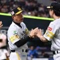 【ソフトバンク】小久保監督200勝　松本晴がウイニングボール贈るも「それより自分の投球を」