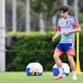 【日本代表】右鎖骨骨折の鈴木唯人が練習参加「痛み全然ない」負傷時の心境も明かす