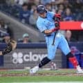 岡本和真、20打席ぶり安打は二塁打「ひとまず１本出てよかった。毎日打ちたいと思ってやってる」