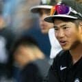 西田陸浮、レーザービームで得点阻止　メジャーデビュー戦で本拠地歓声、村上宗隆も称える