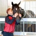 落馬し骨折「たかが鎖骨一本」岩田康誠は不屈！アスクエジンバラとダービーで１４年ぶりV挑む「究極の人馬一体を」