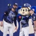 【中日】マラーうれしい初勝利「もっとウイニングボールをもらいたい」妻と兄が見守る前で好投