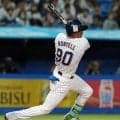 【ヤクルト】モンテル、持ってる！プロ初本塁打でチーム起死回生「古巣相手に最高の結果出せた」