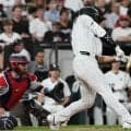 日本人コンビ活躍　村上宗隆２試合連続19号同点２ラン、デビュー2戦連続安打の西田が一塁走者