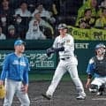 阪神・森下  キング弾！輝に並んだ弾丸１２号  ９０キロスローカーブをフルスイング「うまく待って打てた」甲子園６本目