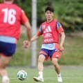 【日本代表】吉田麻也が冨安健洋に太鼓判「いるといないで戦力大きく変わる」練習でCBコンビ