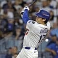 大谷翔平の２戦連発１０号弾！観戦のクレイトン・カーショー氏が大興奮　即座に立ち上がり打球方向を指さし笑顔　ロバーツ監督がヒマワリの種で祝福